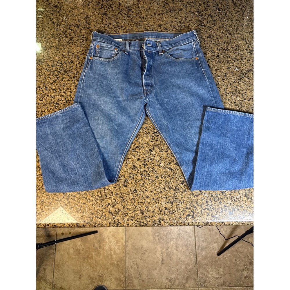Levis 501 Original Fit Mens Blue Straight Leg Button Fly Jeans 34x30 00501-0000